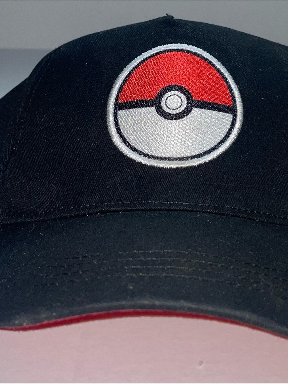 Official Pokémon Pokéball Embroidered Snapback Hat NWT